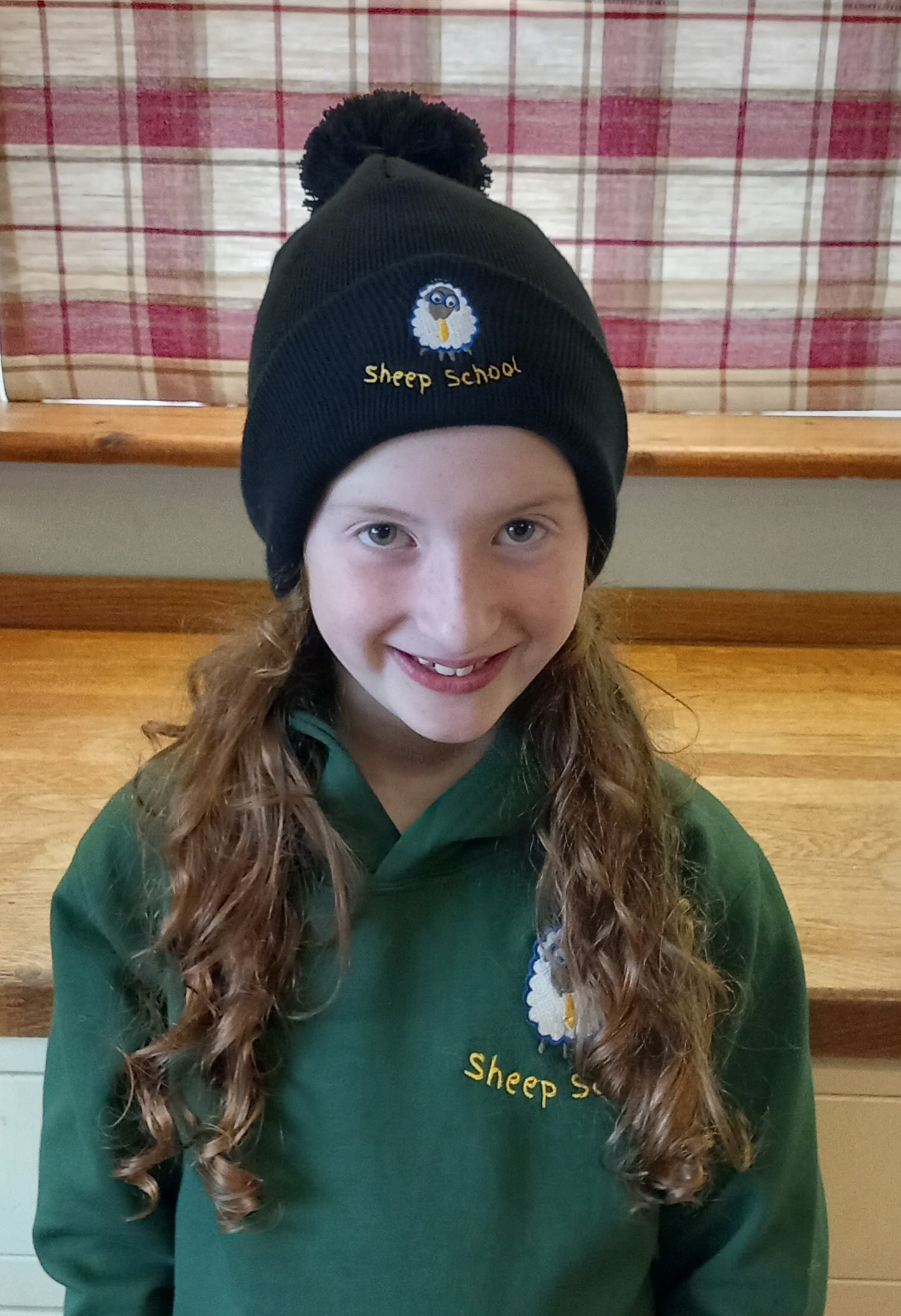 Kids Bobble Hat in Black